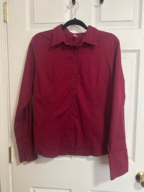 Women's Long-Sleeve Button-Down Blouse in Burgundy